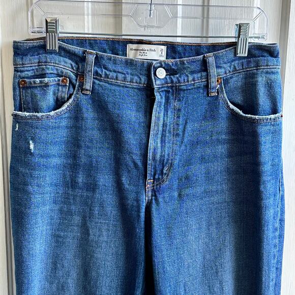 Abercrombie & Fitch The Mom High Rise Jeans - Picture 3 of 8